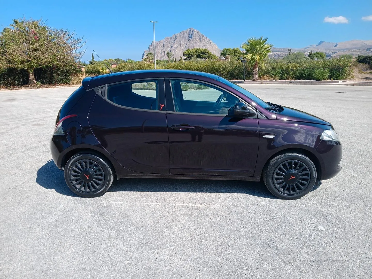 Lancia Ypsilon 2014 photo 2