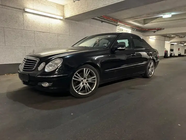 Mercedes-Benz E-Class 2008 photo 2