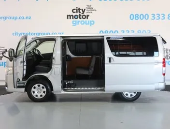 Toyota Hiace 2021 photo 4