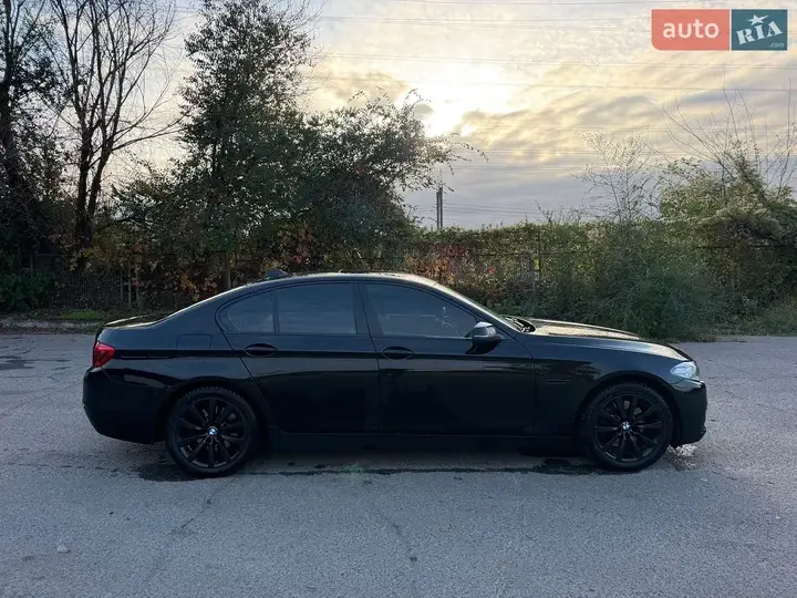 BMW 5 Series 2016 photo 2