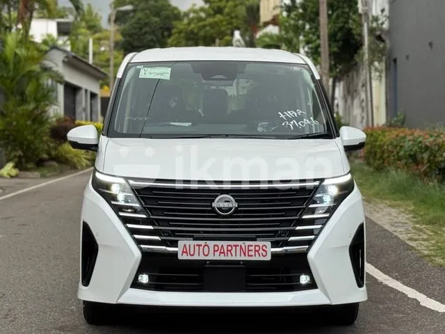 Nissan Serena 2025 photo 2