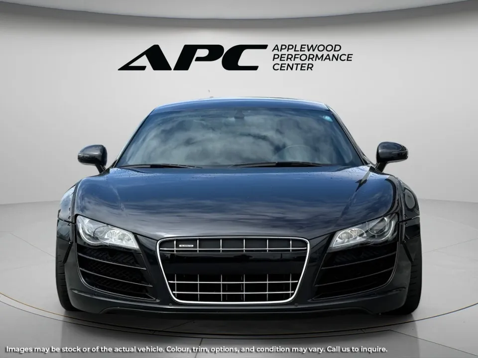 Audi R8 2010 photo 3