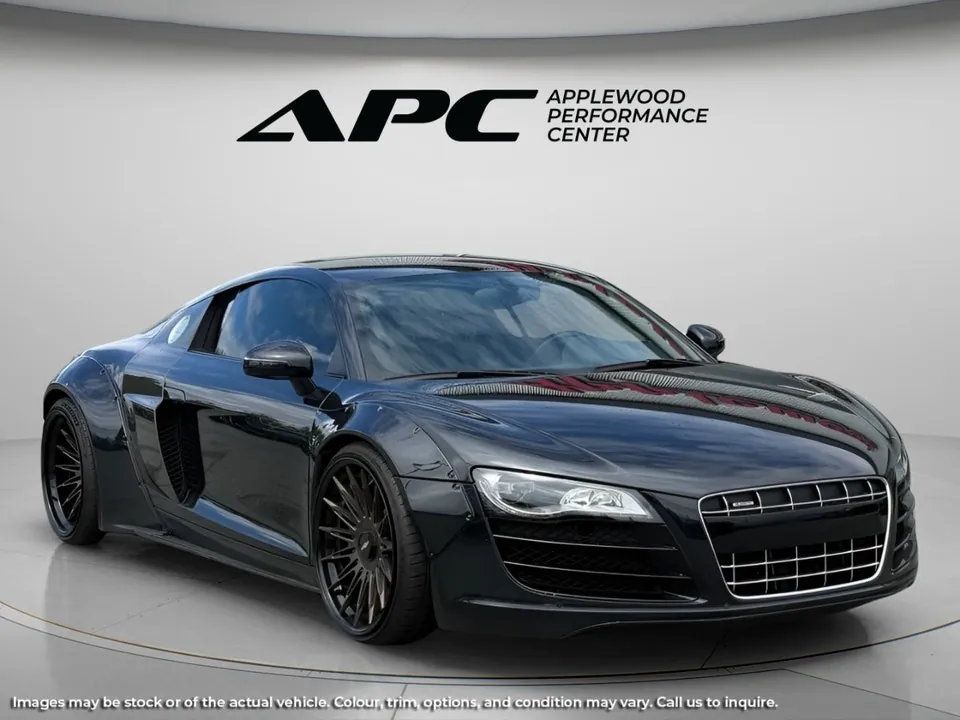 Audi R8 2010 photo 4