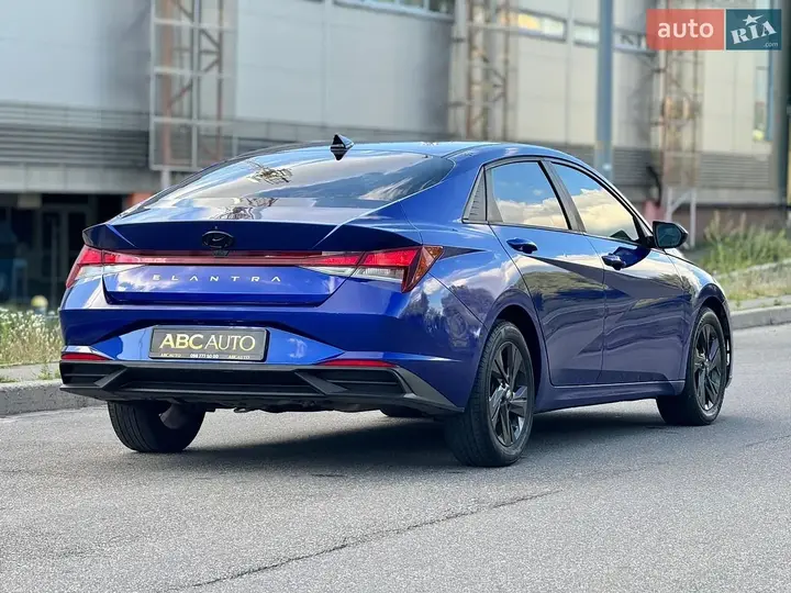 Hyundai Elantra 2021 photo 3