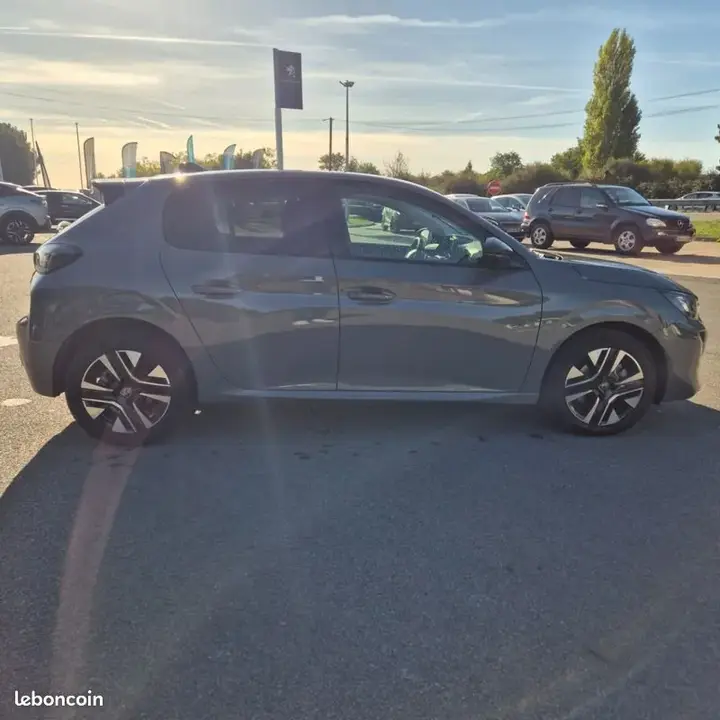 Peugeot 208 2025 photo 4