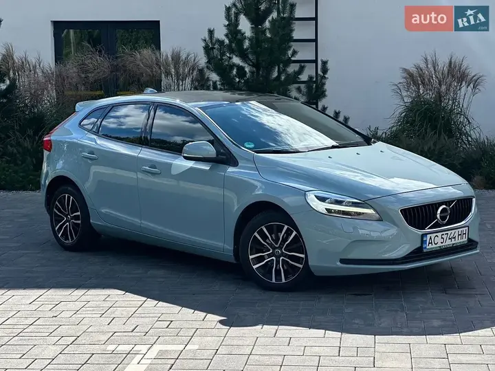 Volvo V40 2017 photo 2