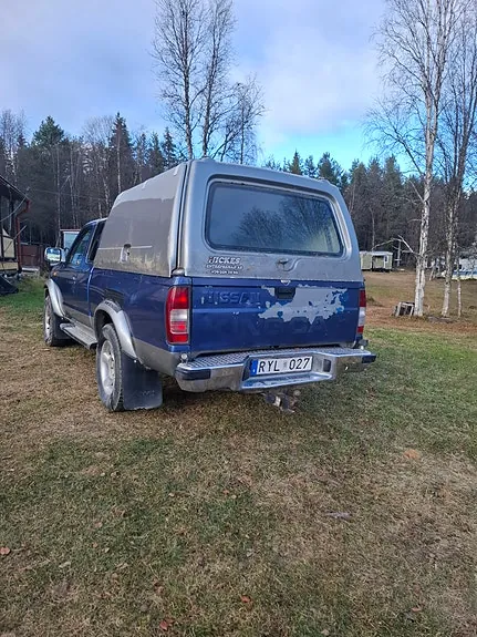 Nissan Np300 2001 photo 2