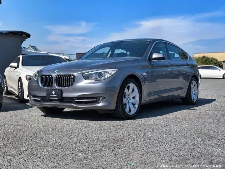 BMW 5 Series 2011 photo 2