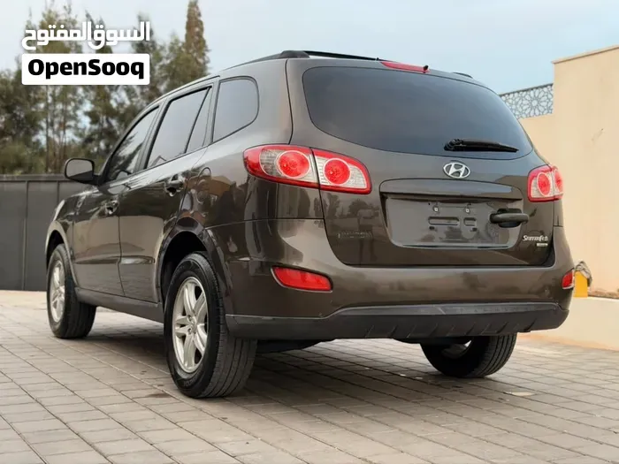 Hyundai Santa Fe 2011 photo 3