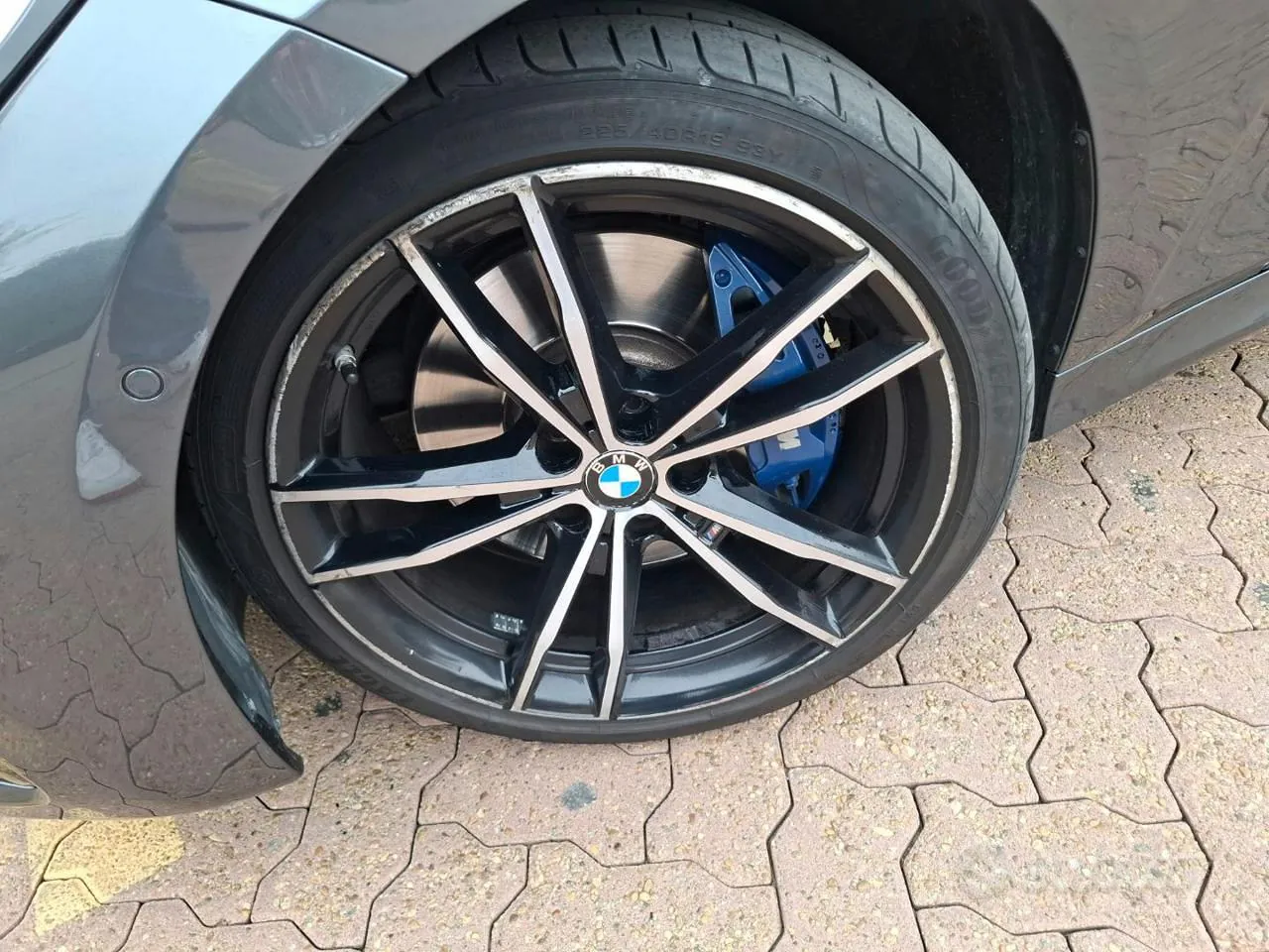 BMW 3 Series 2019 photo 3
