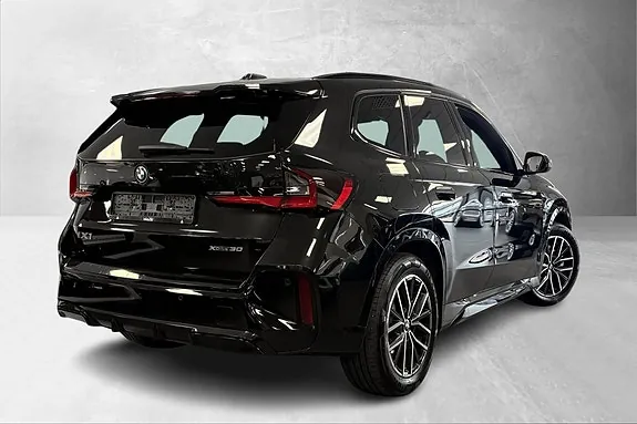BMW Ix1 2026 photo 3