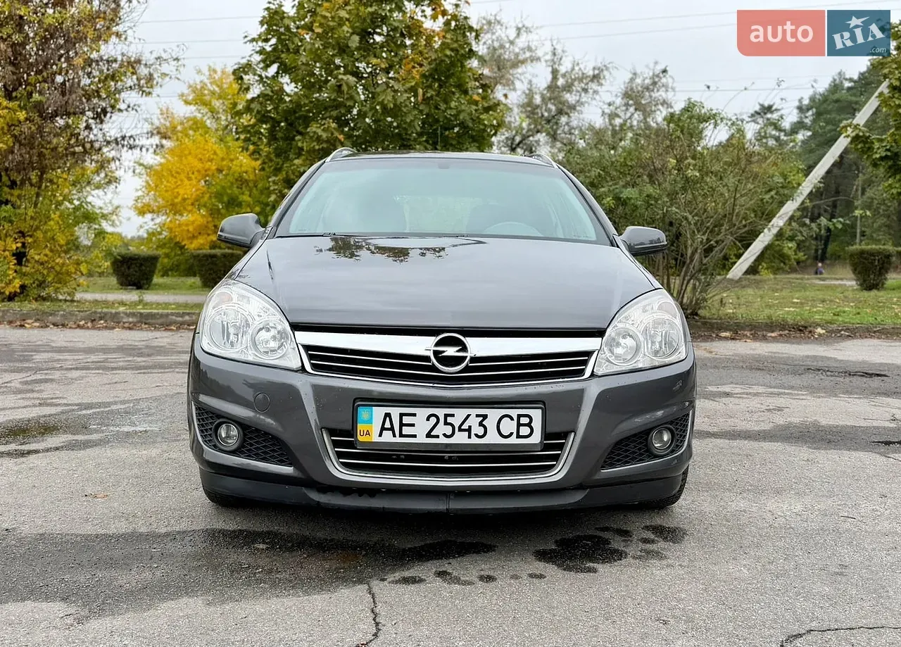 Opel Astra 2012 photo 3