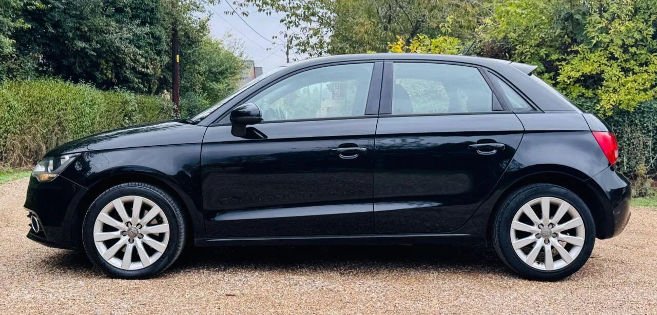Audi A1 2015 photo 3