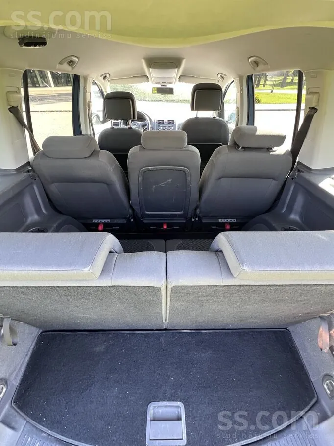 Volkswagen Touran 2014 photo 5