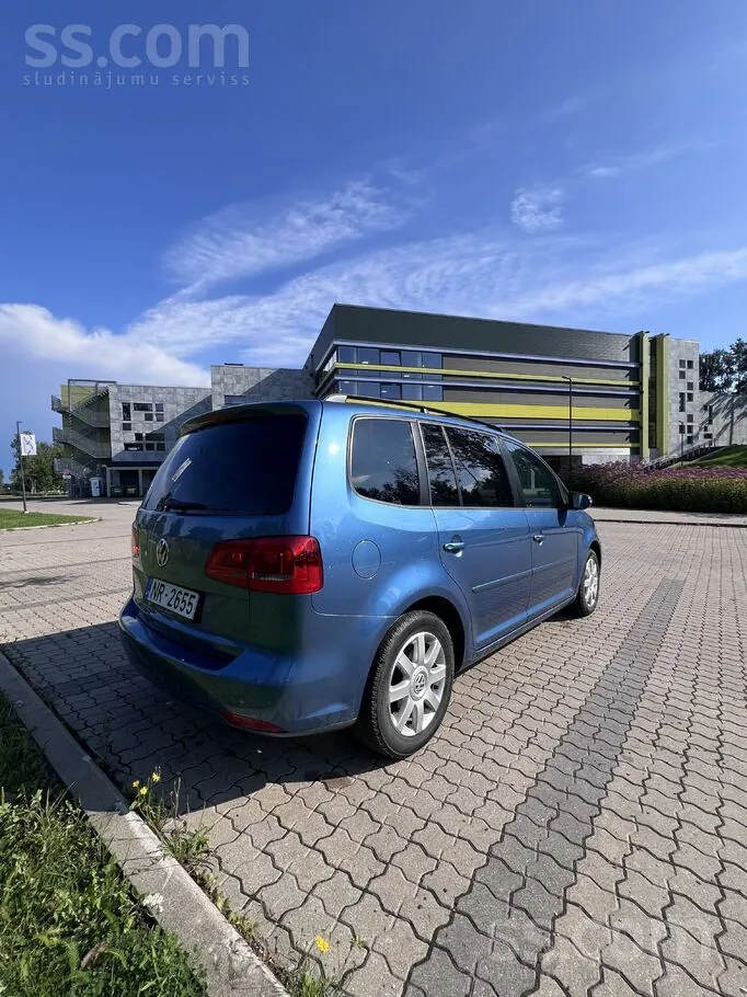 Volkswagen Touran 2014 photo 3