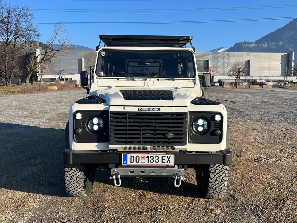 Land Rover Defender 2006 photo 2