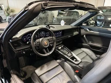 Porsche 911 2023 photo 2