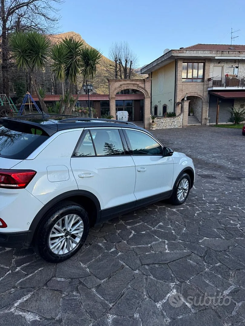 Volkswagen T-Roc 2023 photo 4