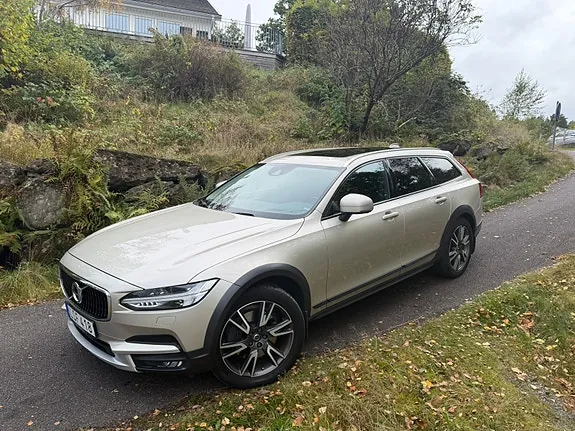 Volvo V90 Cross Country