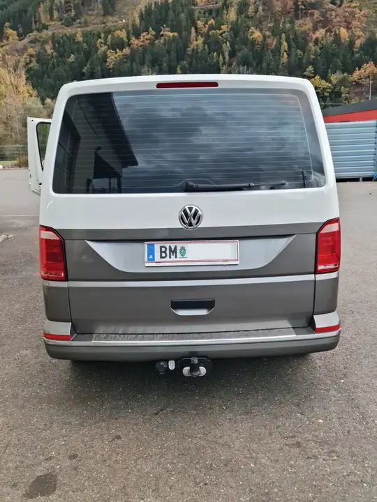 Volkswagen T5 2004 photo 2
