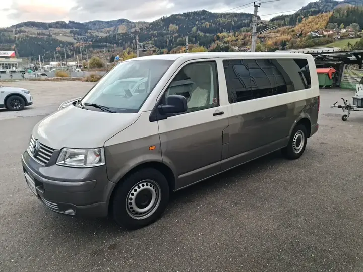 Volkswagen T5 2004 photo 3