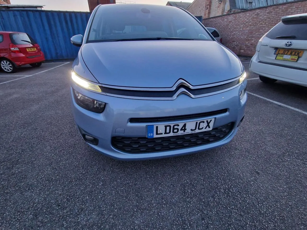 Citroen Grand C4 Picasso 2014 photo 2