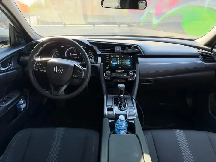 Honda Civic 2019 photo 5
