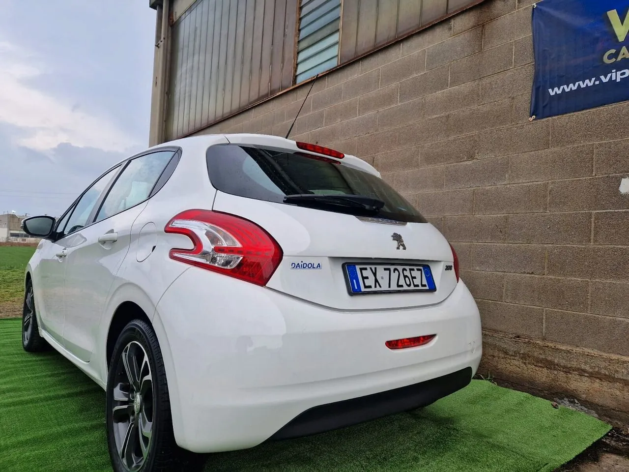 Peugeot 208 2014 photo 3