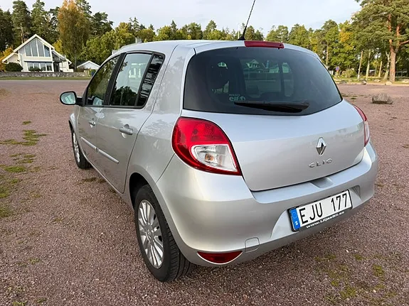 Renault Clio 2012 photo 3