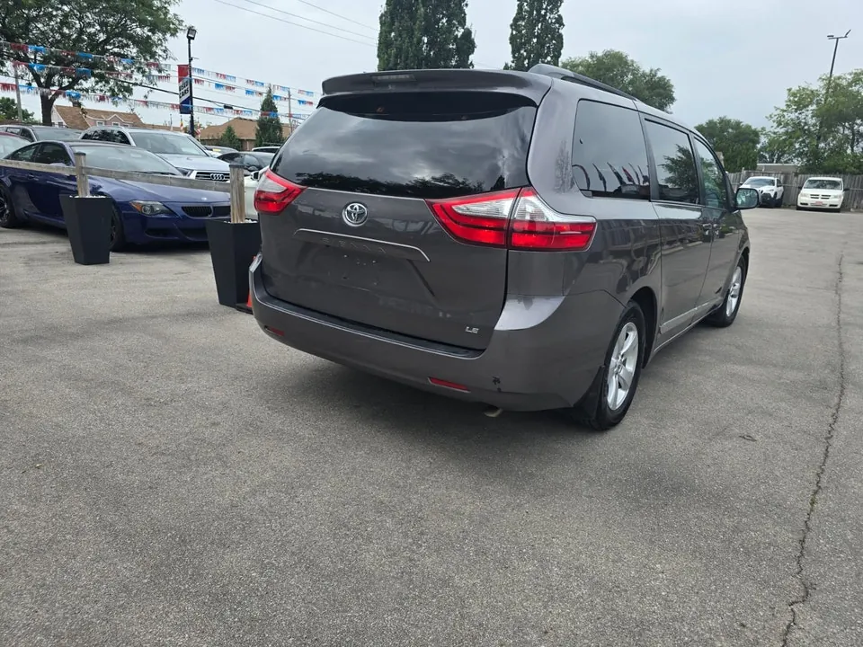 Toyota Sienna 2015 photo 5