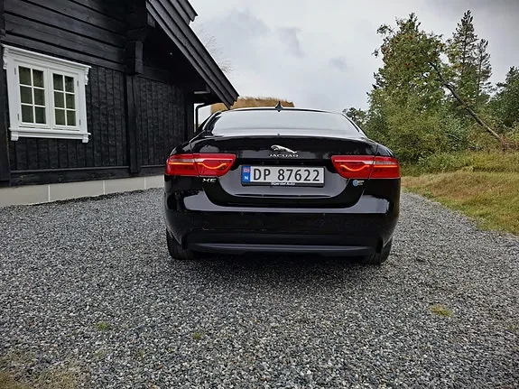 Jaguar Xe 2016 photo 5