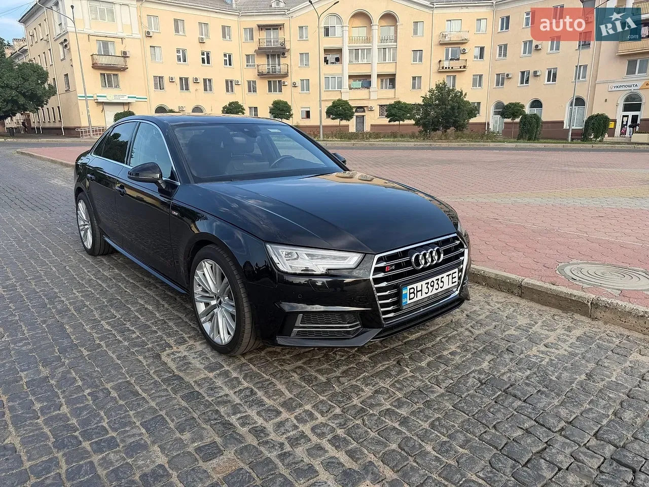 Audi A4 2018 photo 4