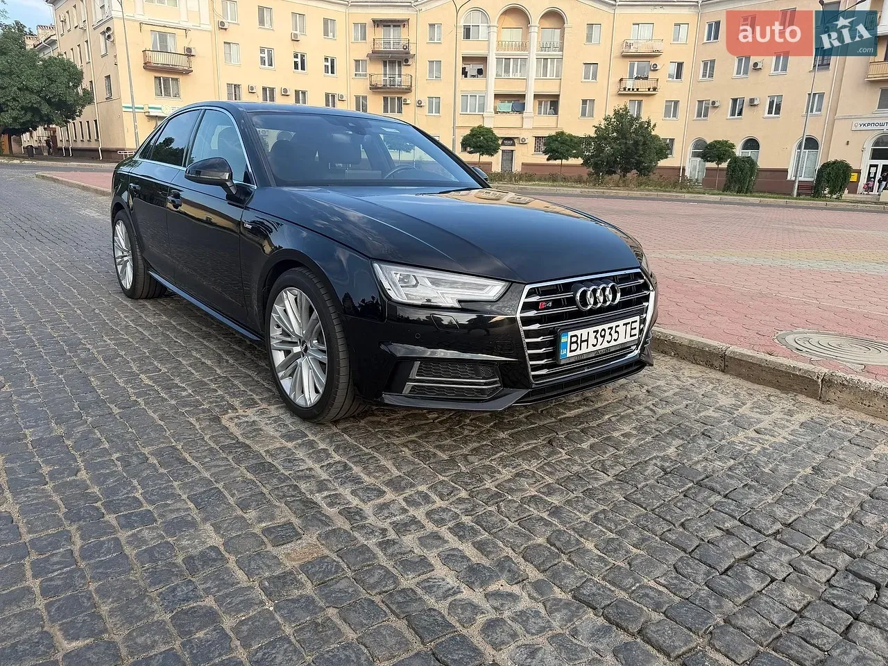Audi A4 2018 photo 3