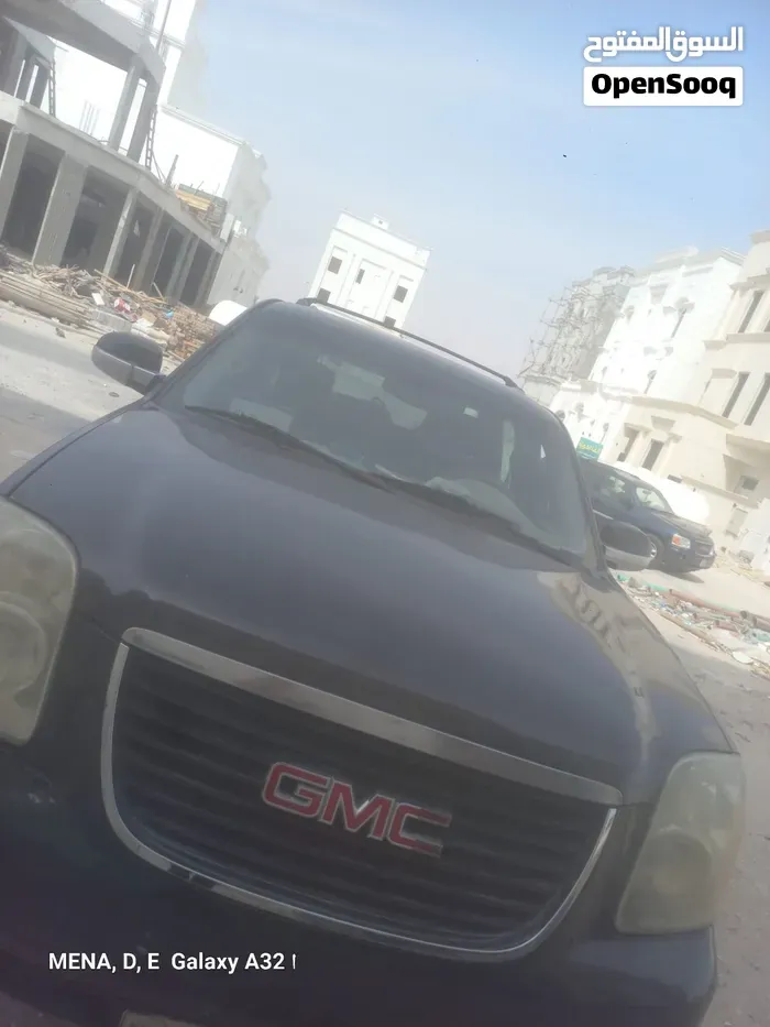 GMC Suburban 2009 photo 4