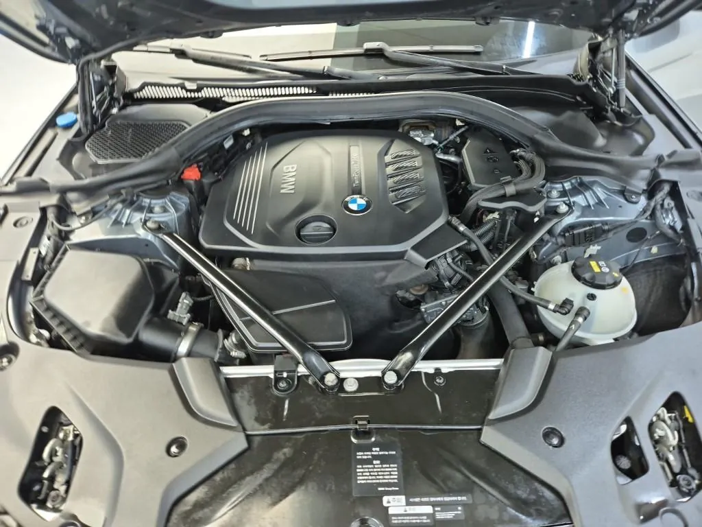 BMW 5 Series 2017 photo 5