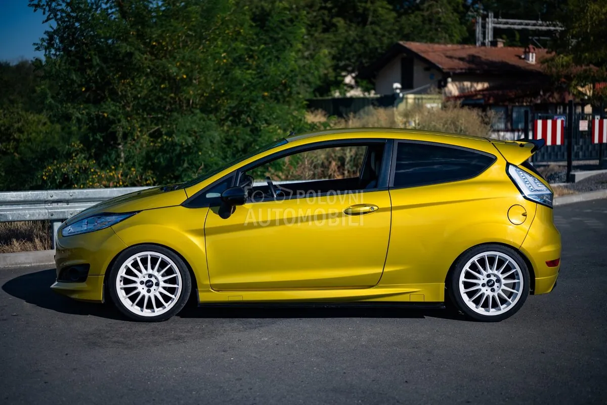 Ford Fiesta 2013 photo 3