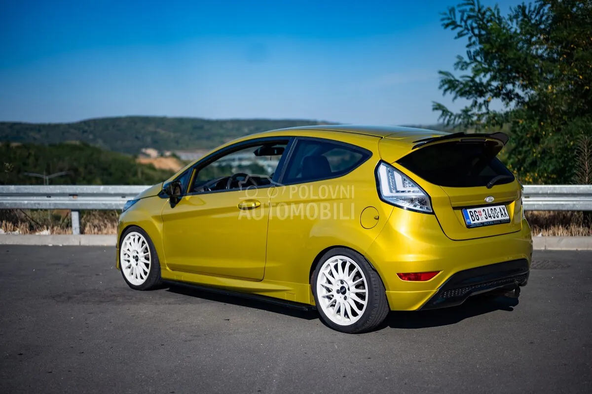 Ford Fiesta 2013 photo 4