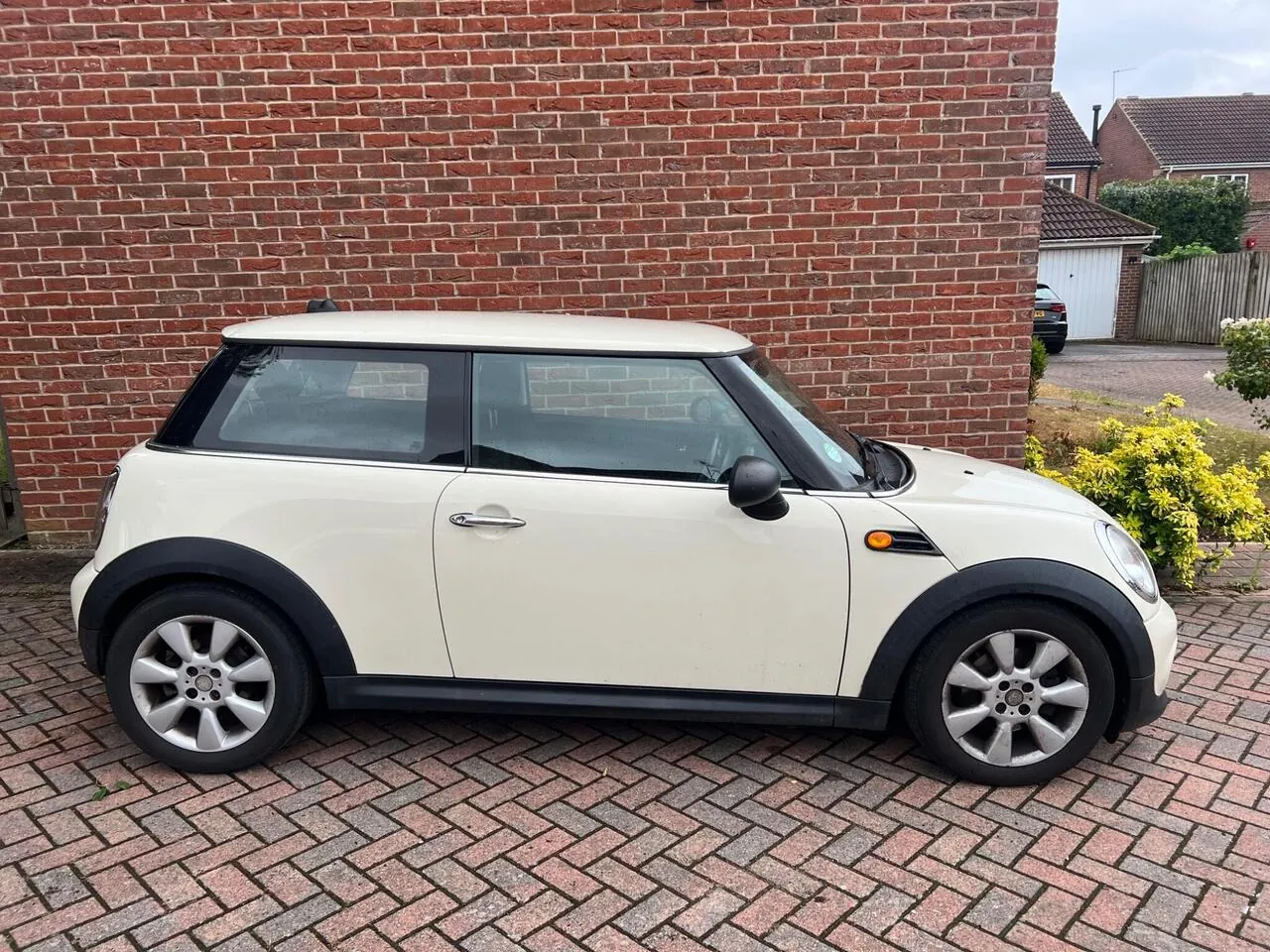 Mini Hatch 2012 photo 4