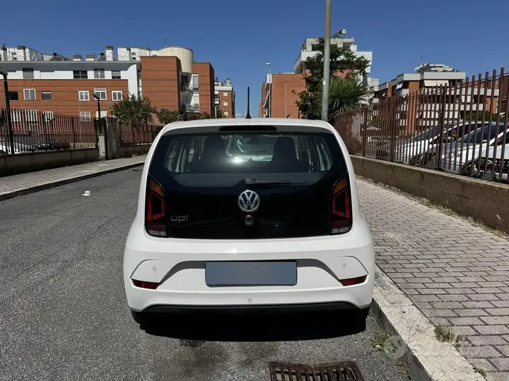 Volkswagen Up 2020 photo 5
