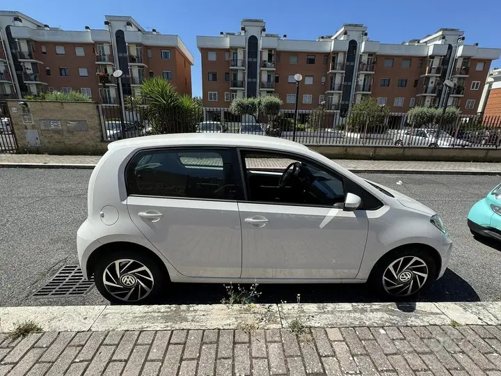 Volkswagen Up 2020 photo 3