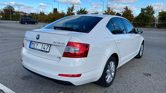 Skoda Octavia 2013 photo 2