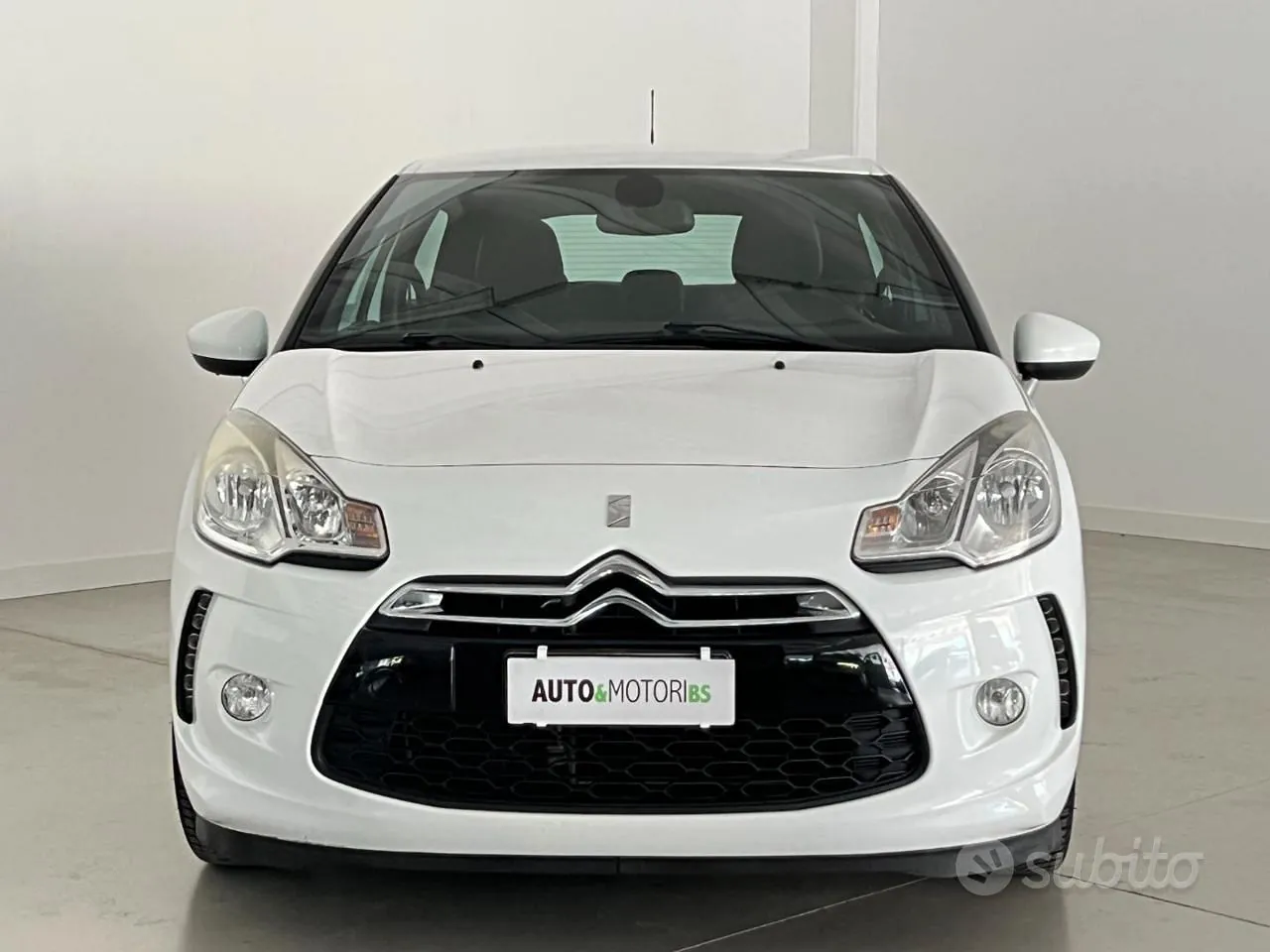 DS Automobiles Ds 3 2010 photo 2