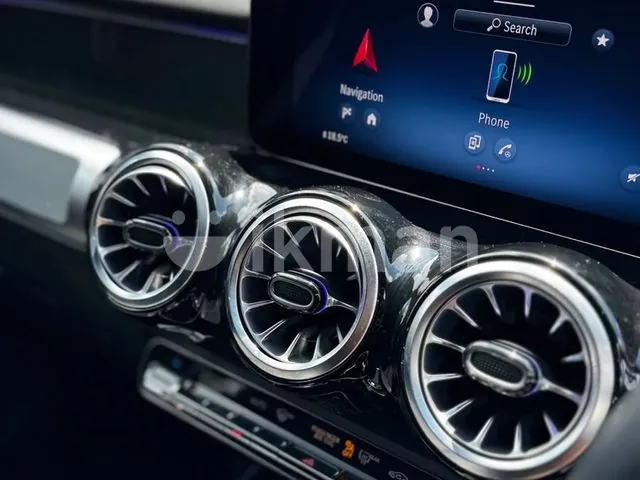 Mercedes-Benz Glb 2025 photo 4