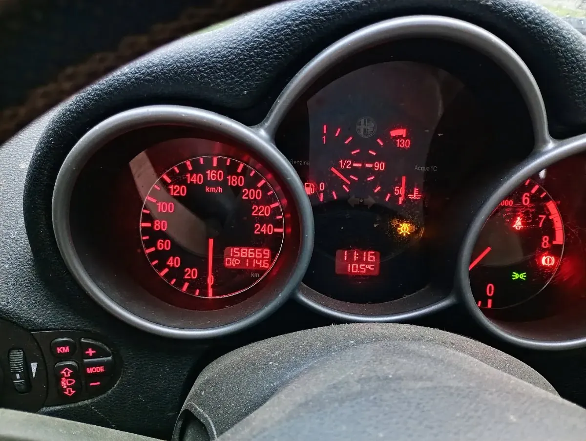 Alfa Romeo 147 2003 photo 3