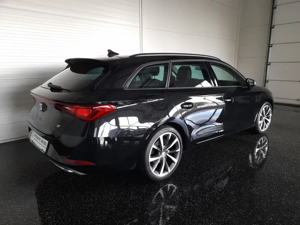 Seat Leon 2022 photo 2
