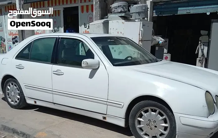 Mercedes-Benz E-Class 2001 photo 2