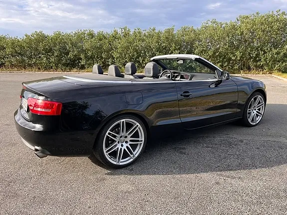 Audi A5 2011 photo 2