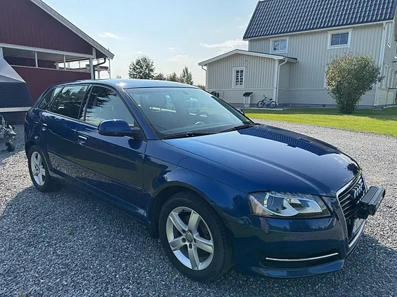 Audi A3 2011 photo 3