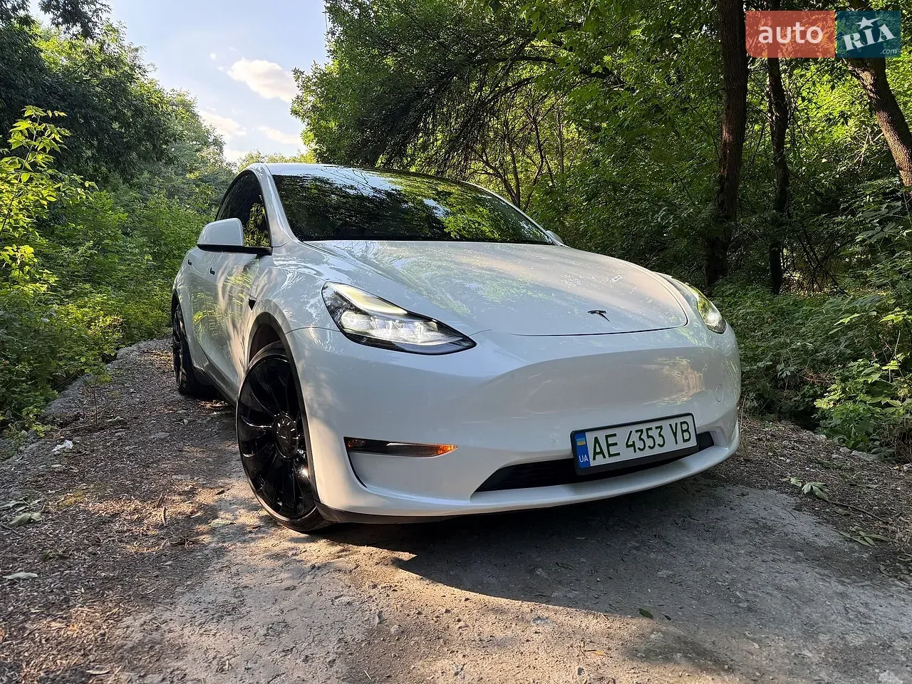 Tesla Model Y 2021 photo 2