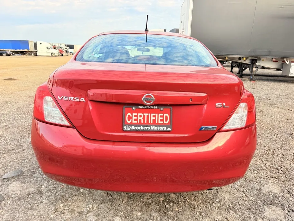 Nissan Versa 2012 photo 5